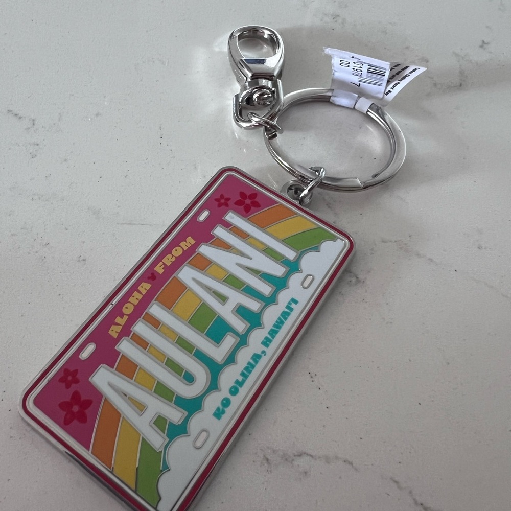 Brand New Disneys Aulani License Plate Keychain